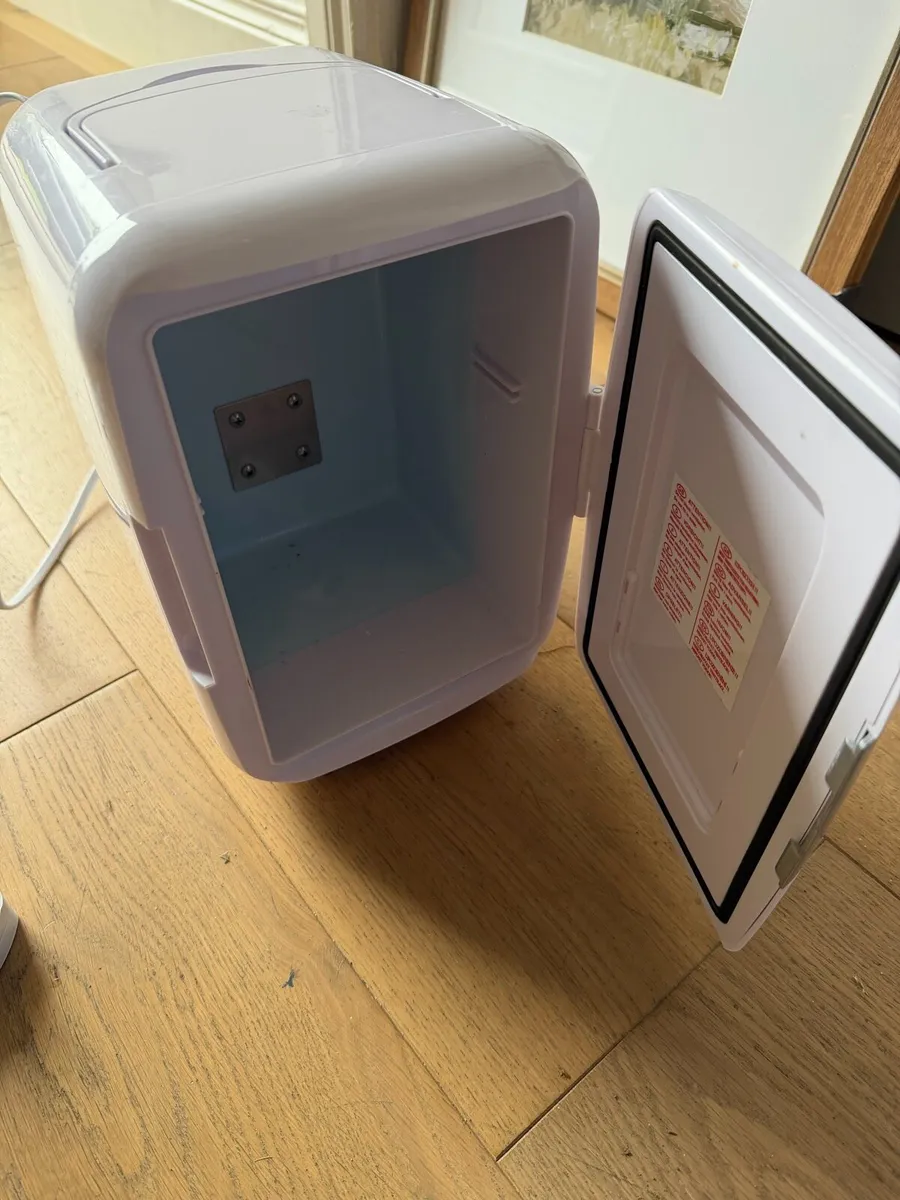 Mini fridge - Image 3