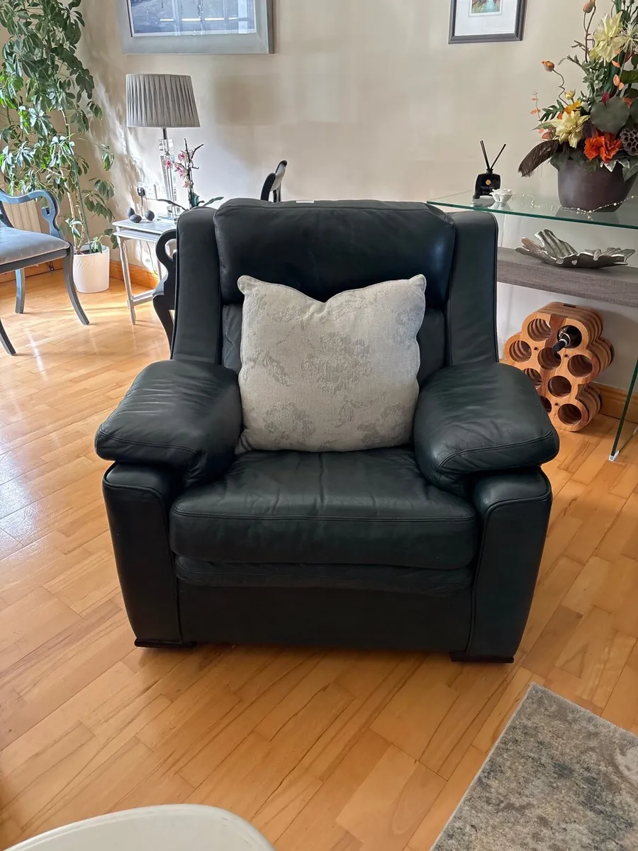 Dark green leather sofa and chairs - Image 3