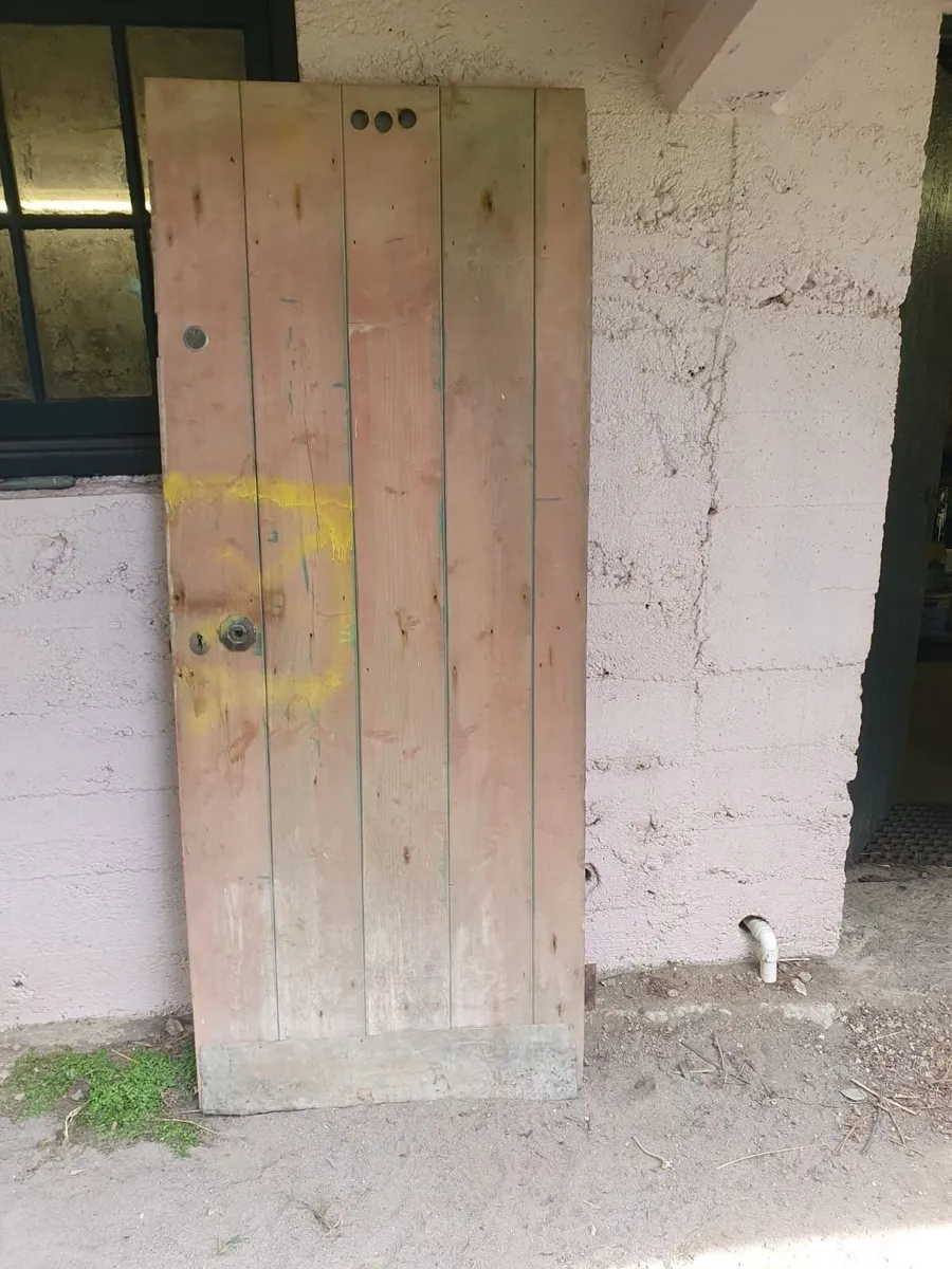 Nice solid wooden door with 3 bolts - Image 3