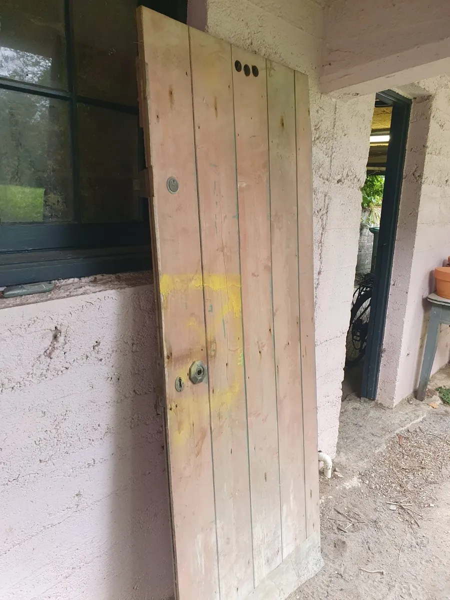 Nice solid wooden door with 3 bolts - Image 4