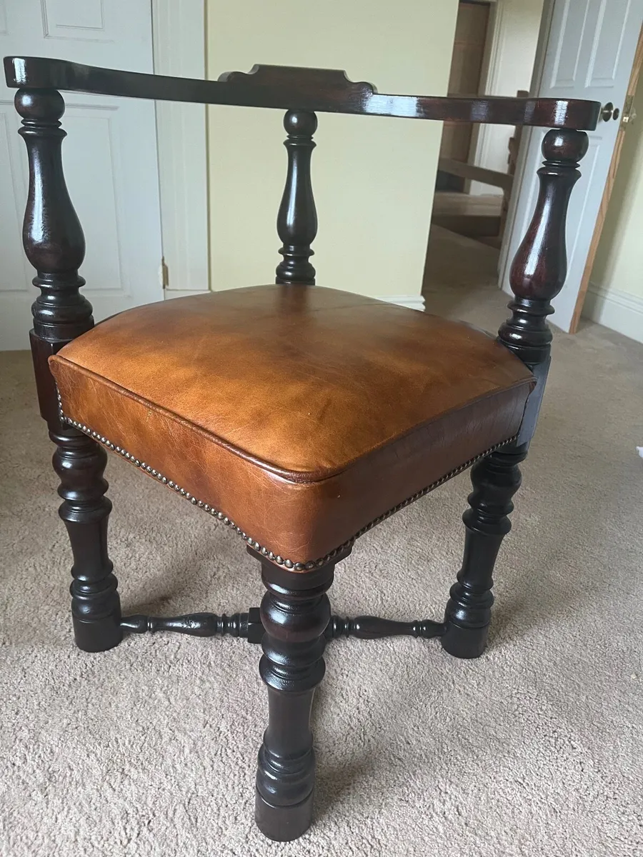 Antique chair - Image 1