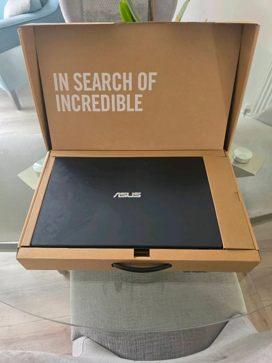 Asus Vivobook 15.6 inch - Image 1