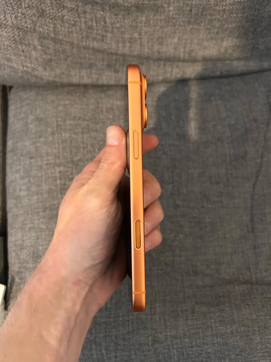 iPhone 17 pro 256gb unlocked 100% battery - Image 4