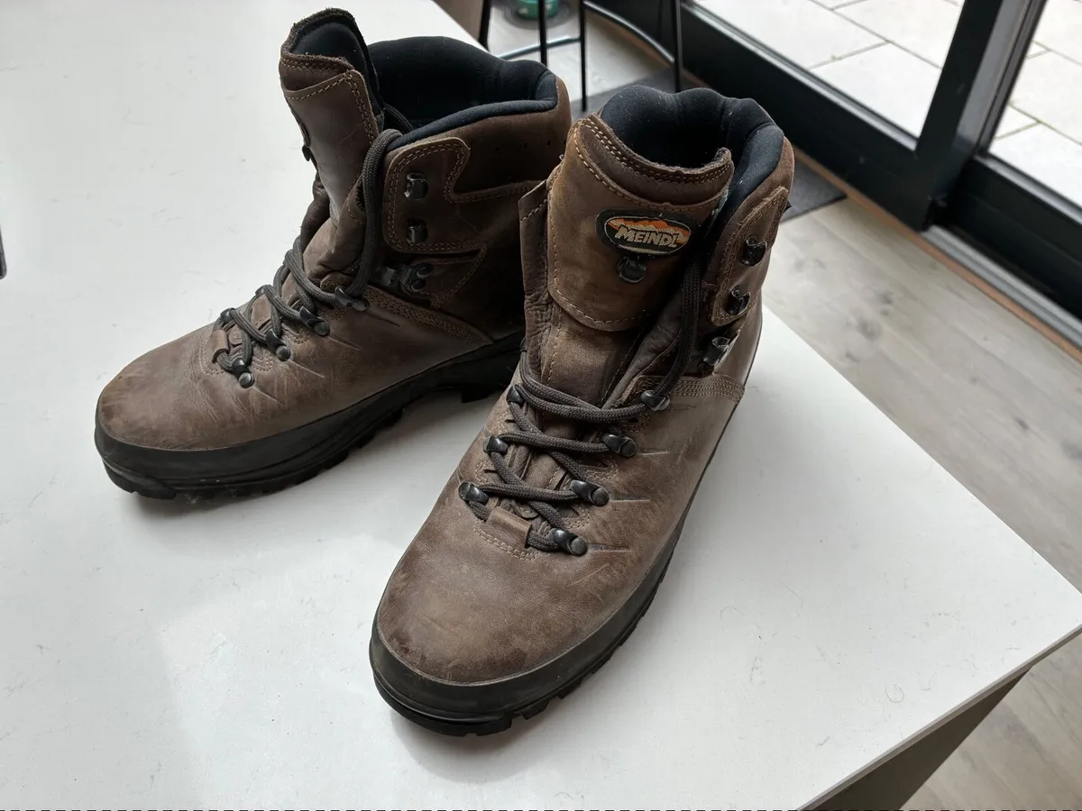 Meindl Men’s Hiking Boots size 8.5 - Image 2