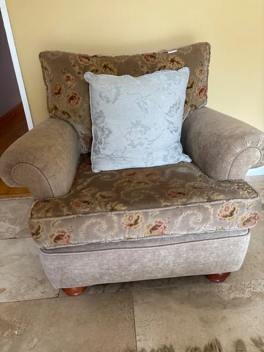 3 piece sofa - Image 2