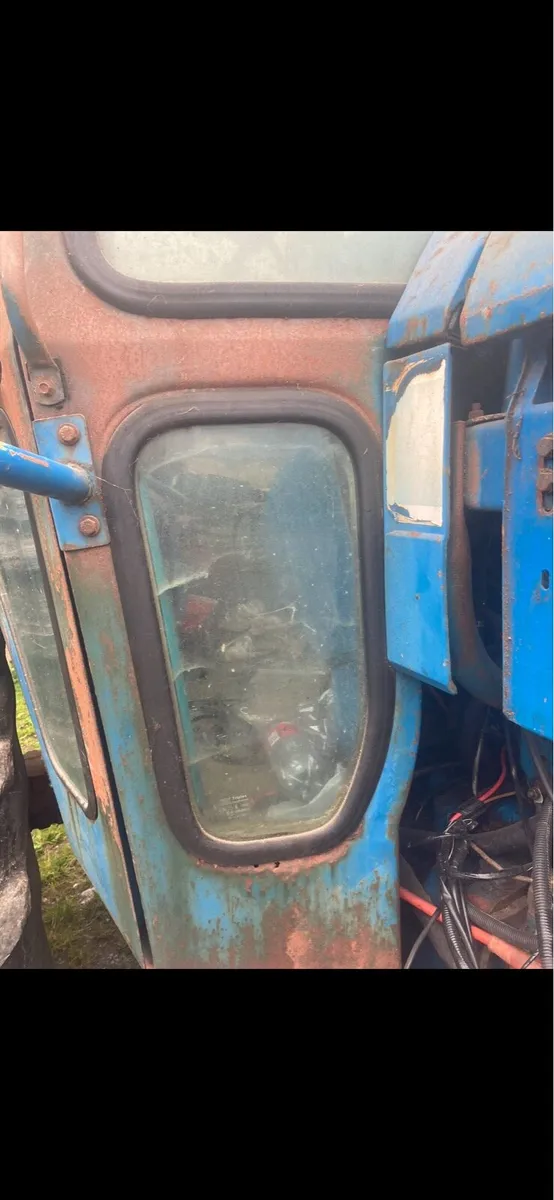 Ford TW 15 1985 - Image 3
