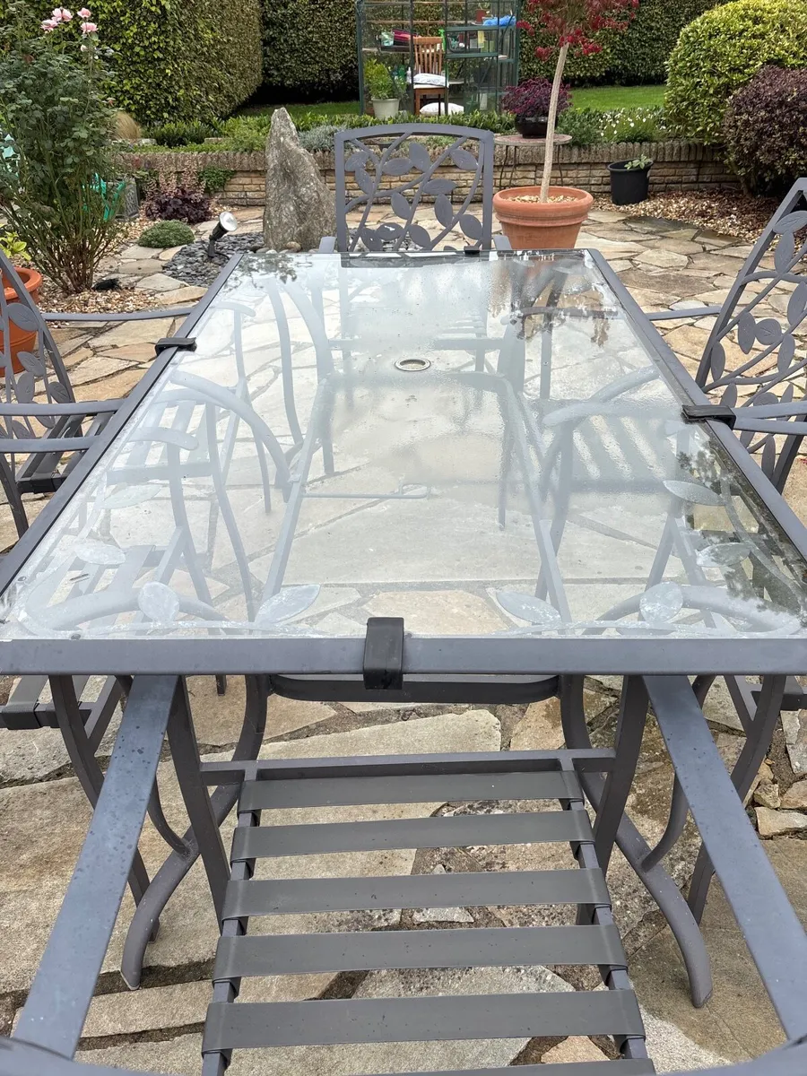 Patio table and chairs - Image 2