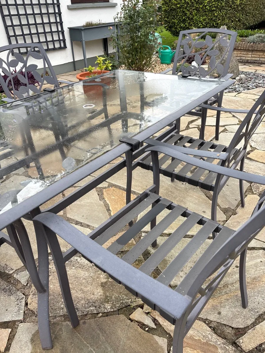 Patio table and chairs - Image 3
