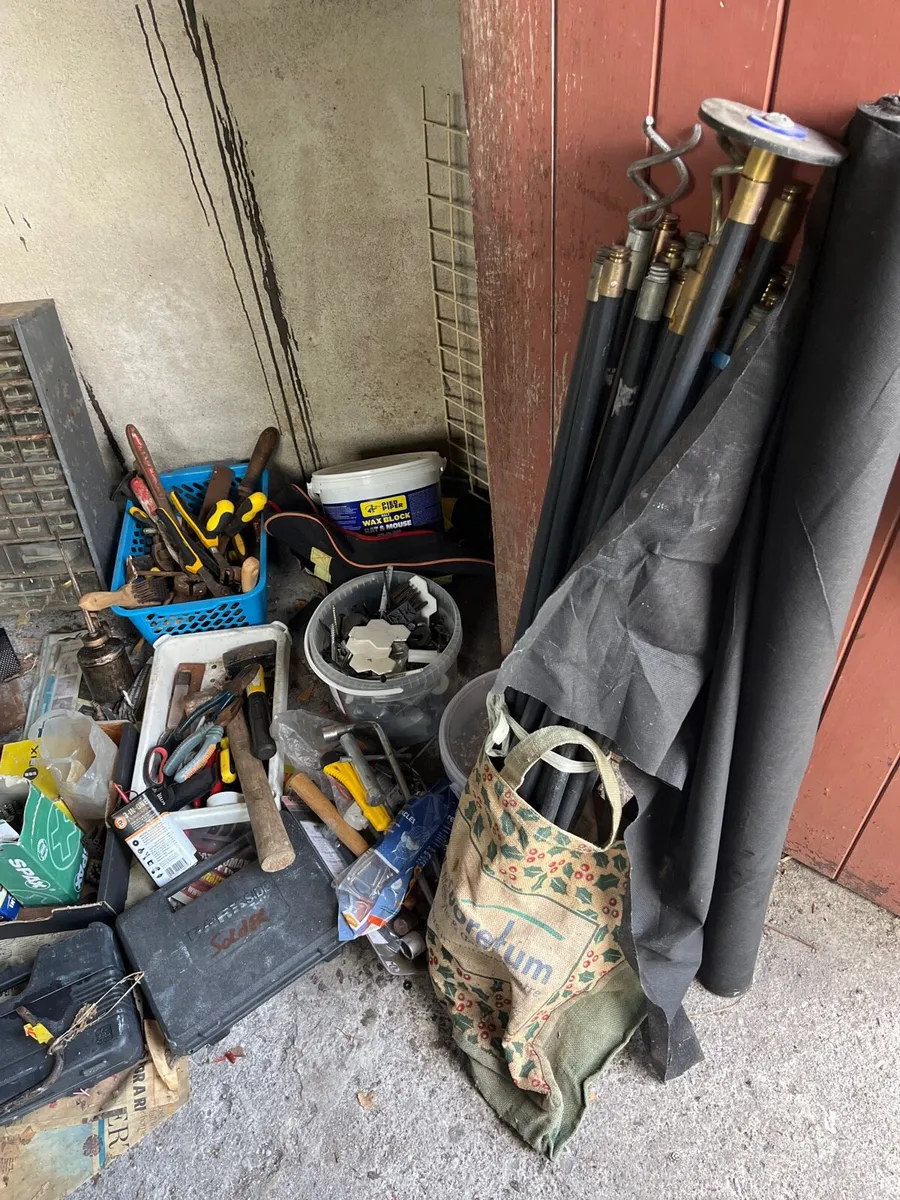 Garage contents - Image 1