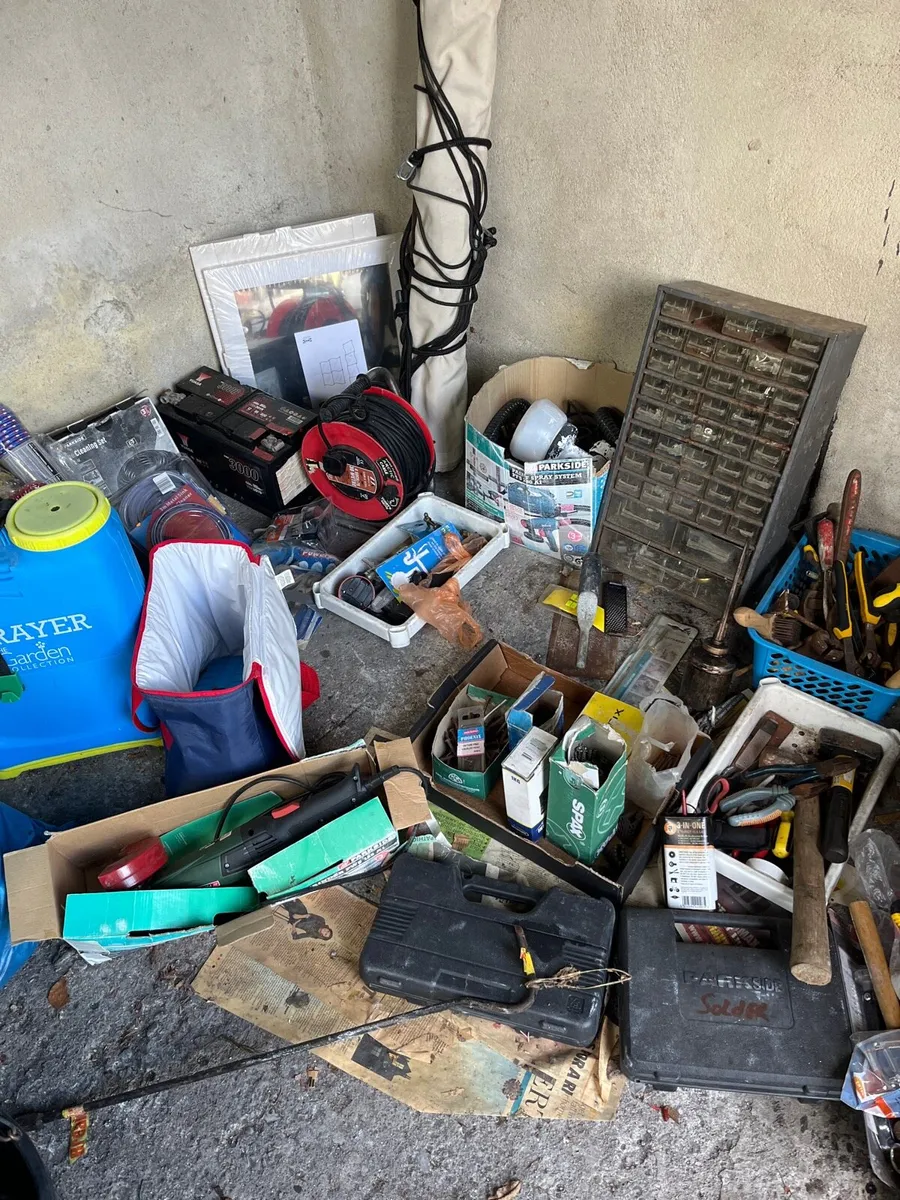 Garage contents - Image 2