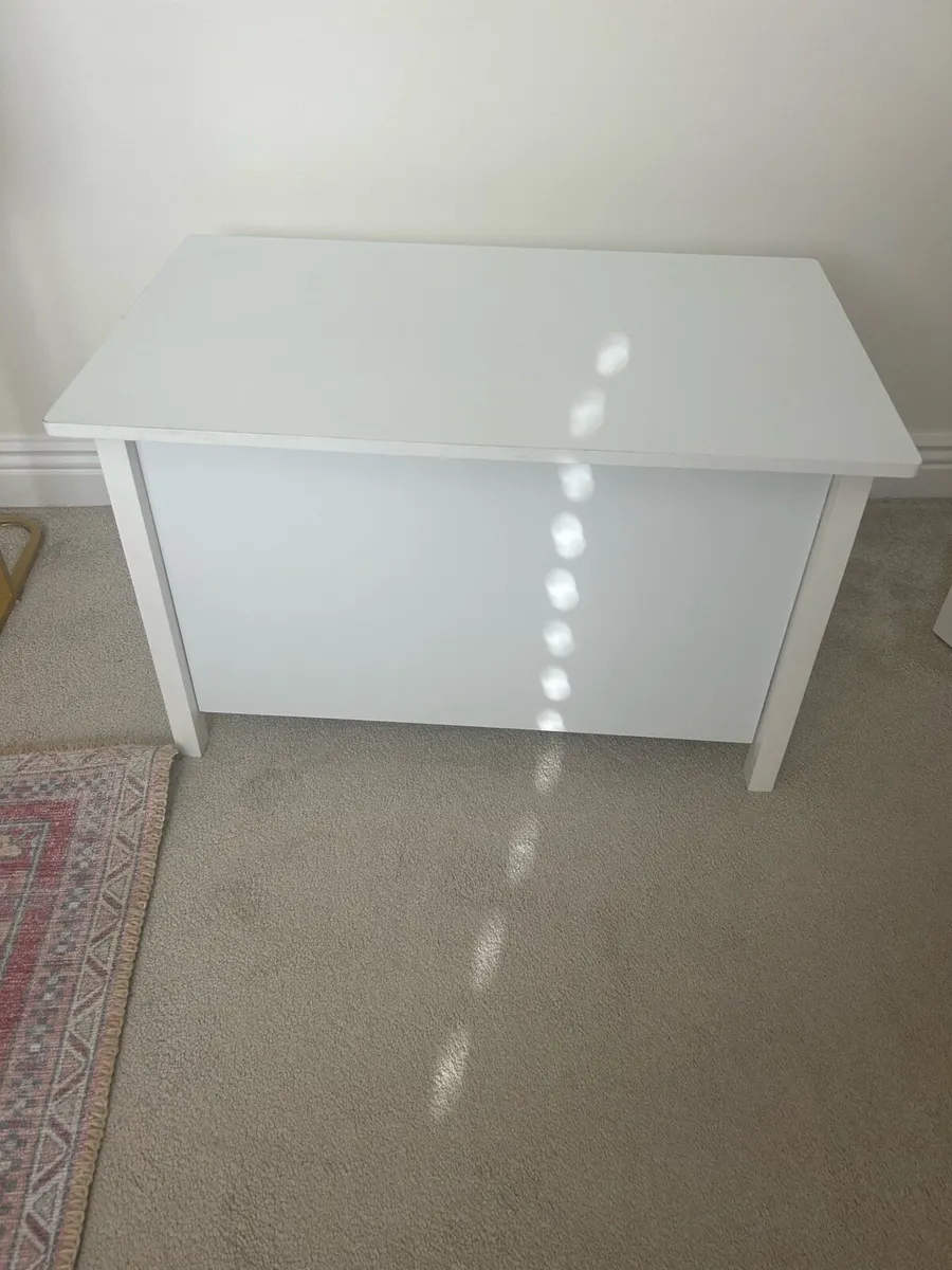 Toy box - Image 1