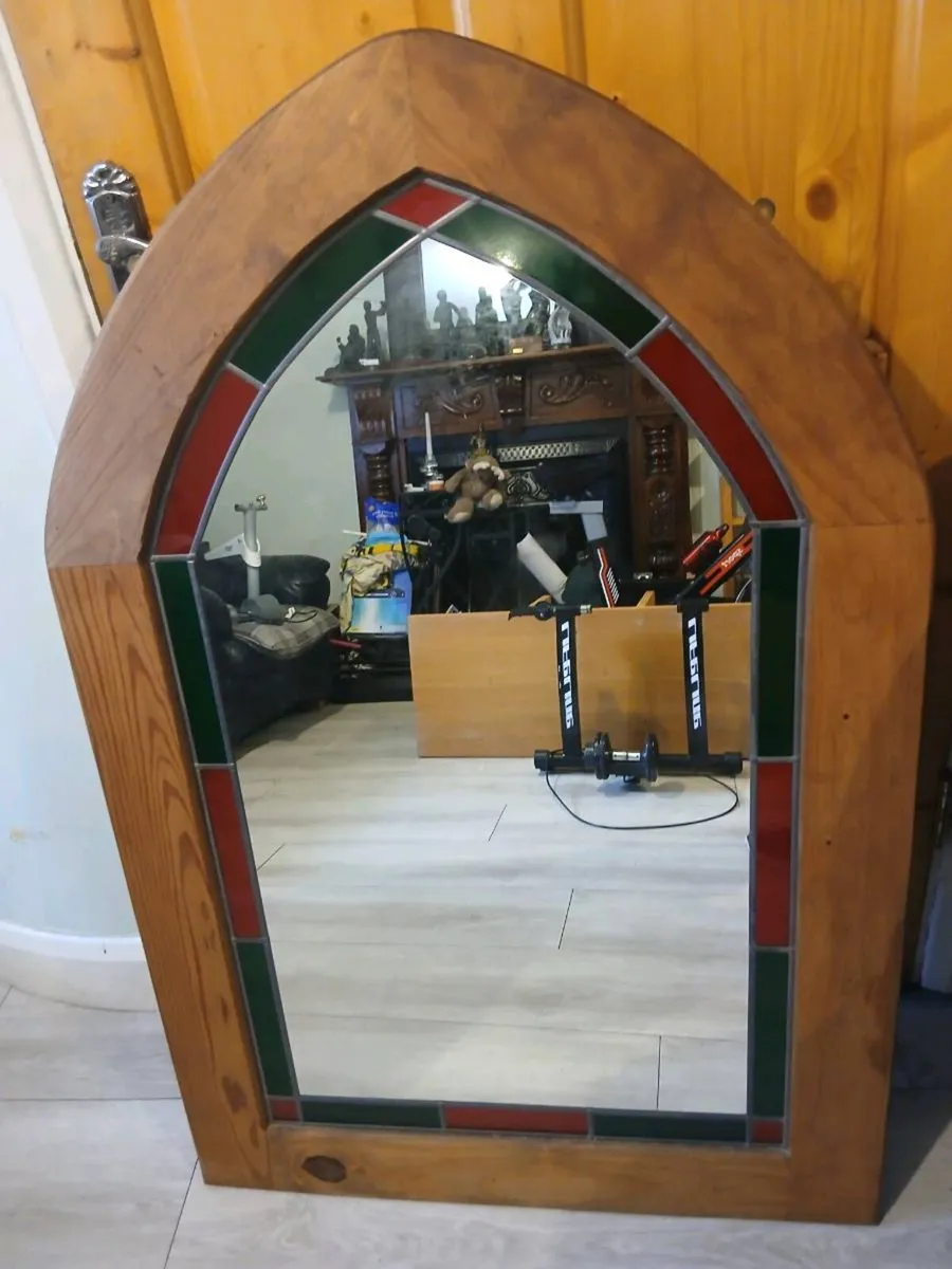 Gothic-style Mirror - Image 2