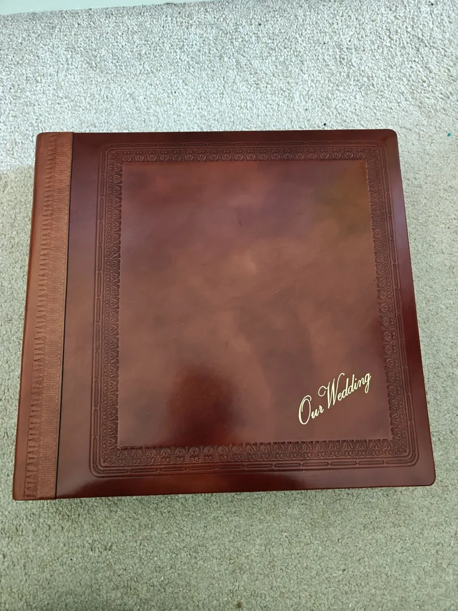 Wedding album - Image 1