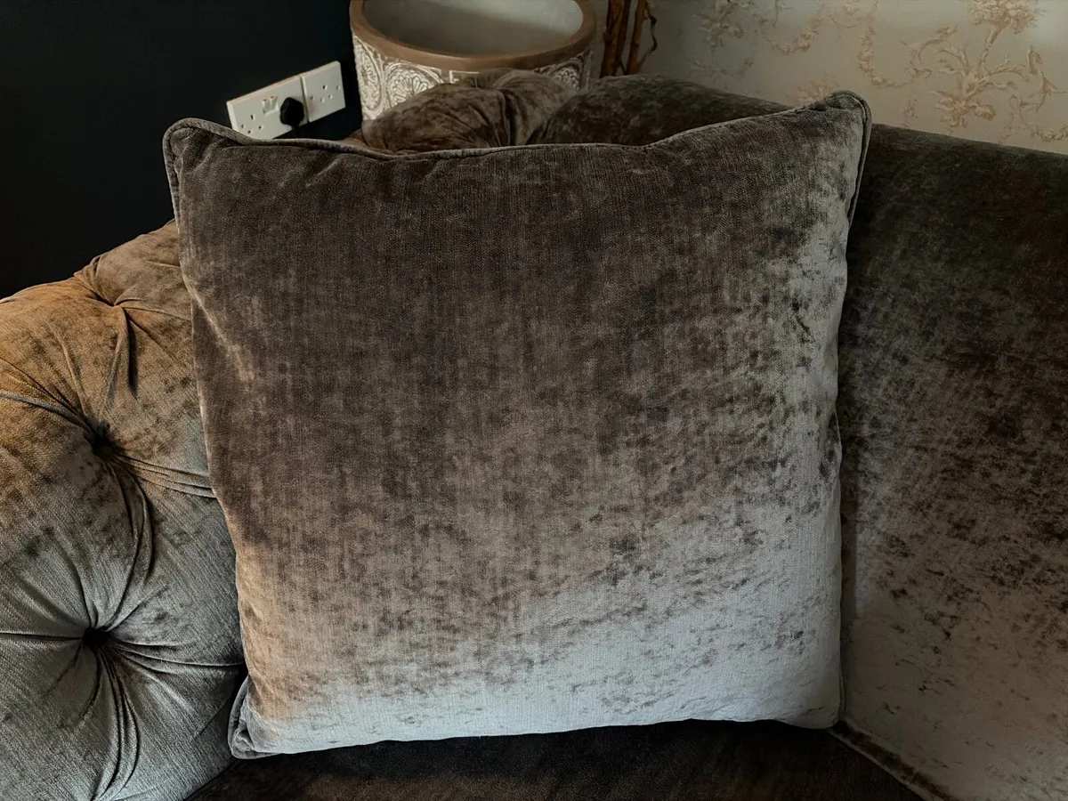 Charcoal velvet sofa - Image 4
