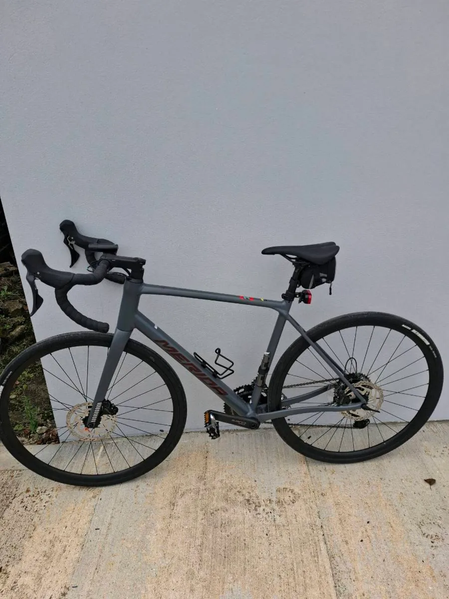 Merida Scultura Endurance 300 Road Bike  - Image 1