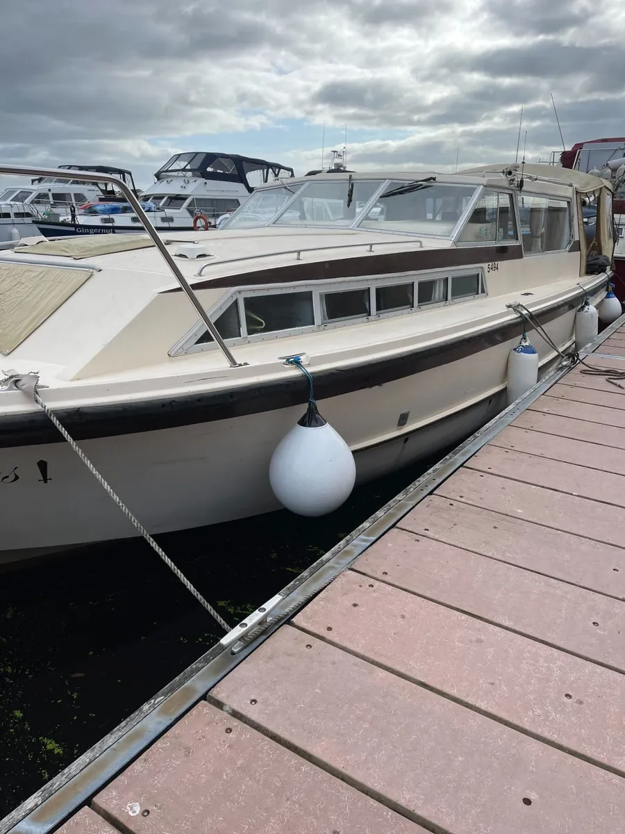 Aquafiber 37 ' Sedan - Image 1