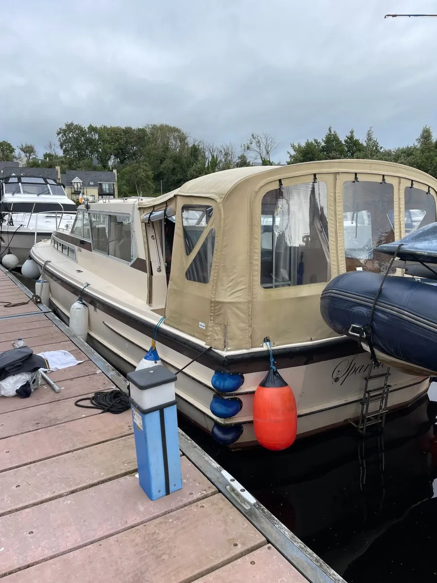 Aquafiber 37 ' Sedan - Image 2