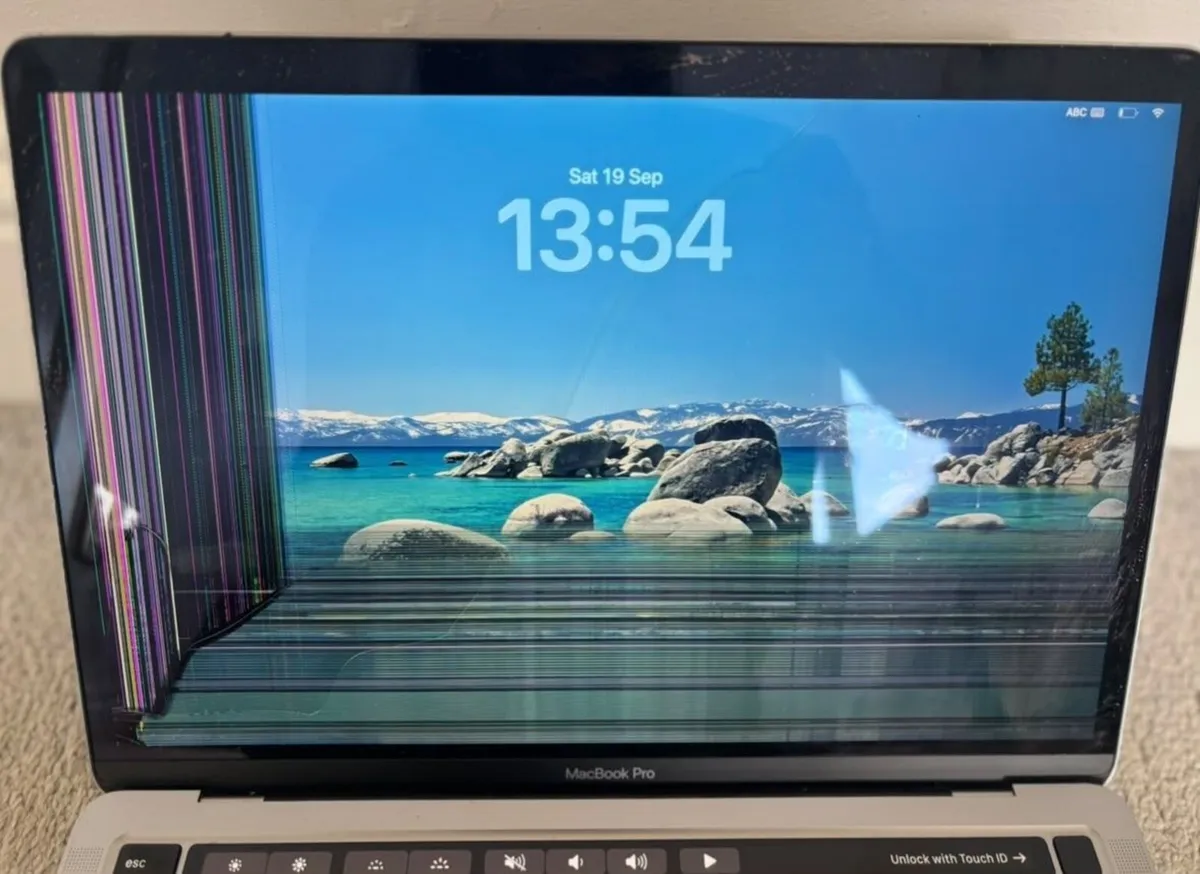 MacBook Pro M1 13" 8GB/256GB - Needs New Screen - Image 1