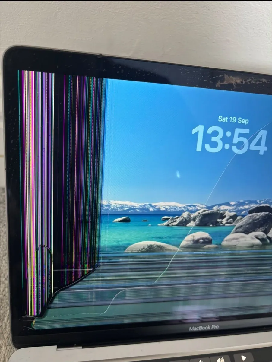 MacBook Pro M1 13" 8GB/256GB - Needs New Screen - Image 2