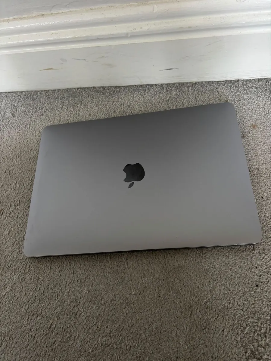 MacBook Pro M1 13" 8GB/256GB - Needs New Screen - Image 4
