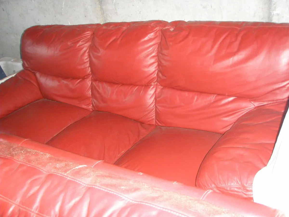 Sofa and 2 arm chairs - Image 1