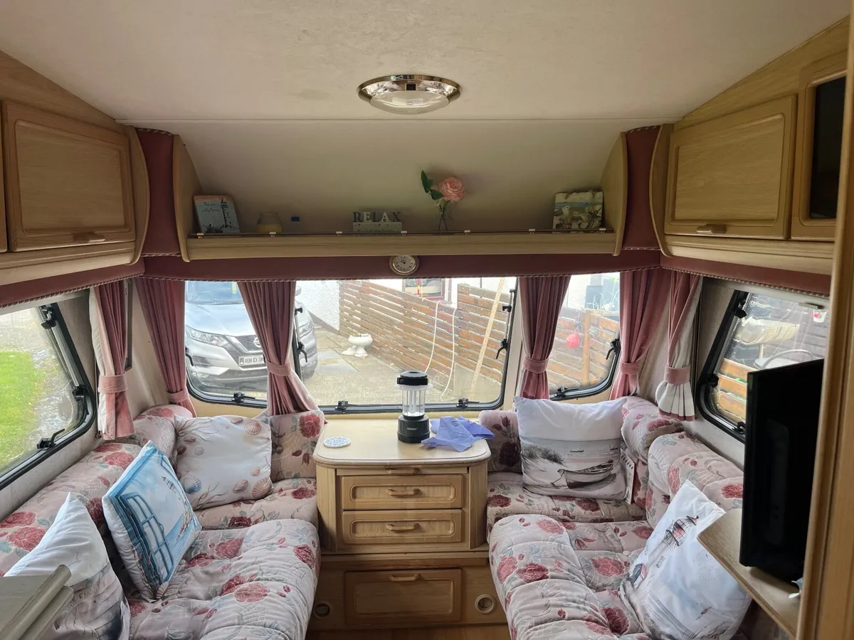 Caravan  Abbey 516 GTS Vogue - Image 3