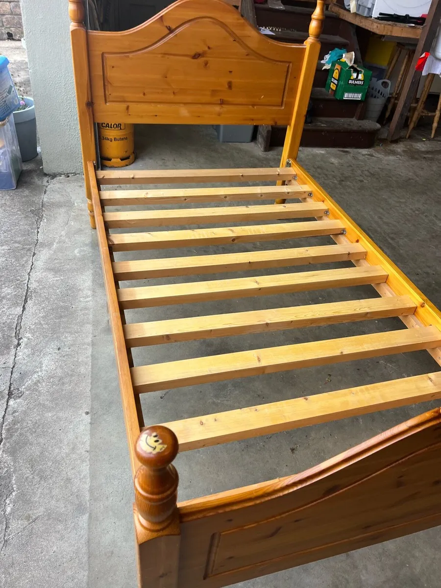 Bed - Image 1