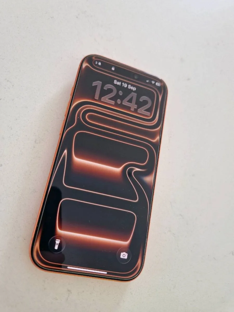 iPhone 17 Pro - like-new condition - Image 1