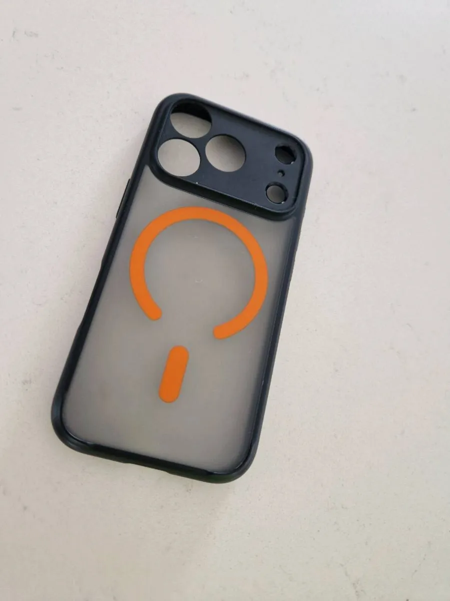 iPhone 17 Pro - like-new condition - Image 2