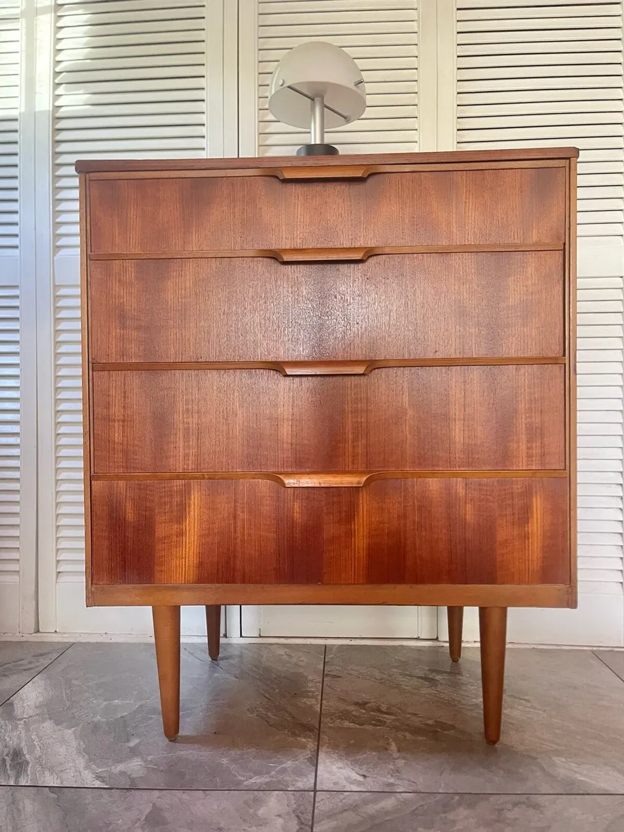 Mid century chest - Image 1