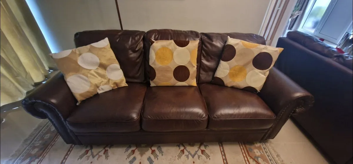 Leather couch - Image 2