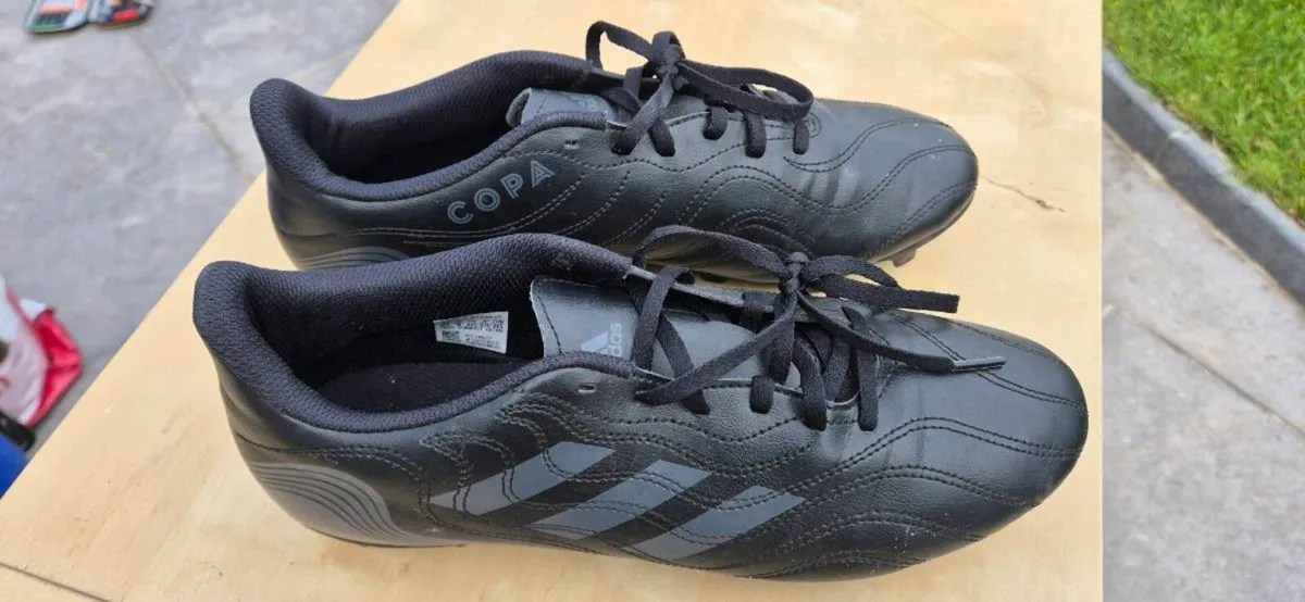 Mens adidas copa football boots size9 - Image 1