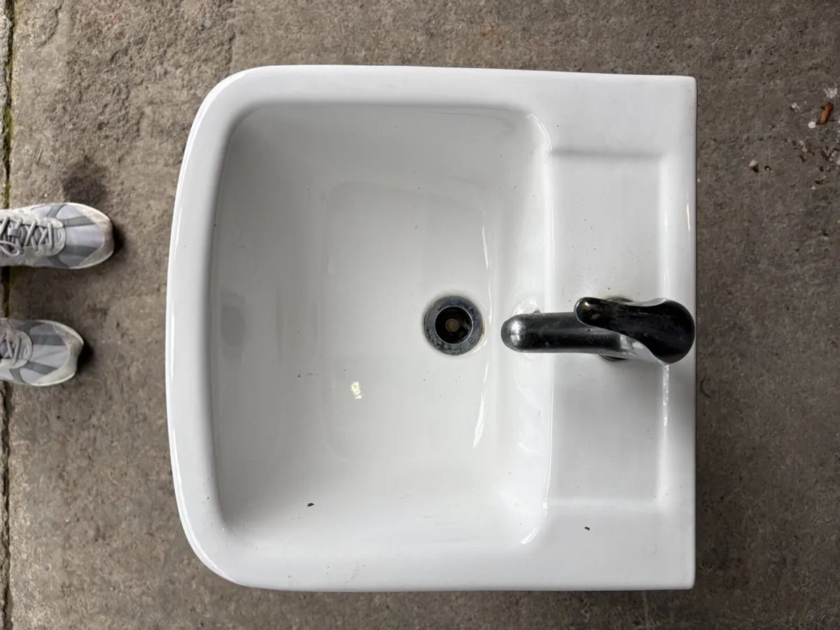 Cloakroom Sink - Image 1