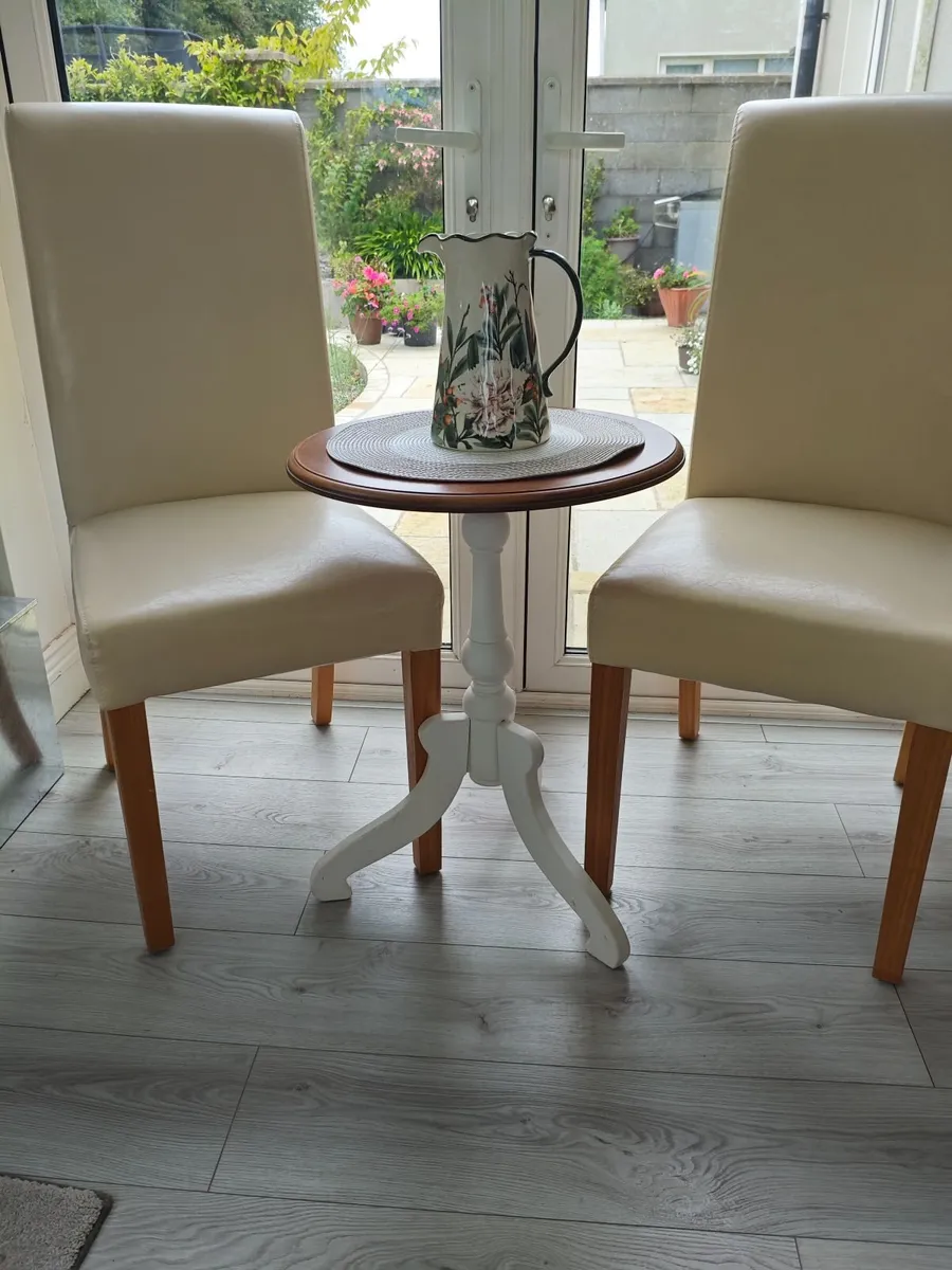 2 chairs unused - Image 2