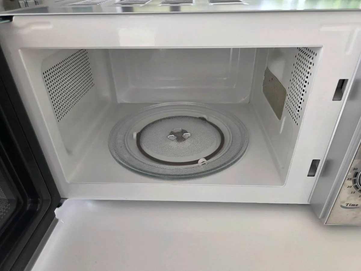 Microwave Oven - Image 3