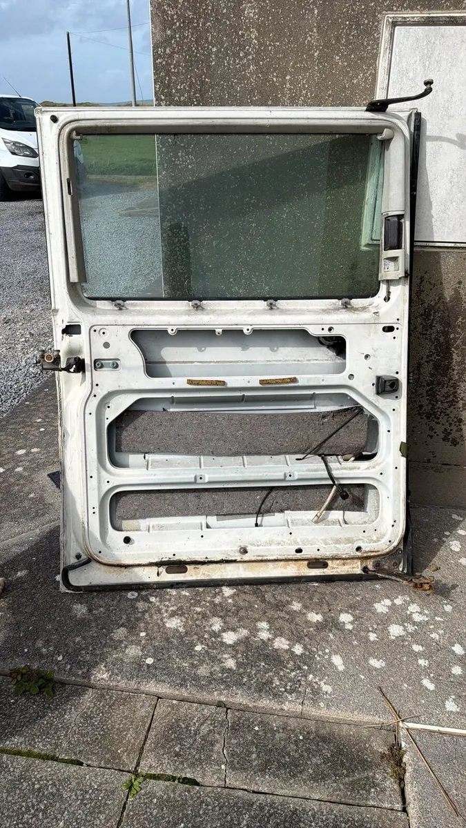 Volkswagen transporter crew cab, passenger side  d - Image 3