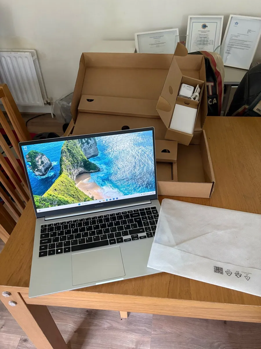 Samsung Galaxy Book2 + Galaxy A25 5G 256GB Bundle - Image 3