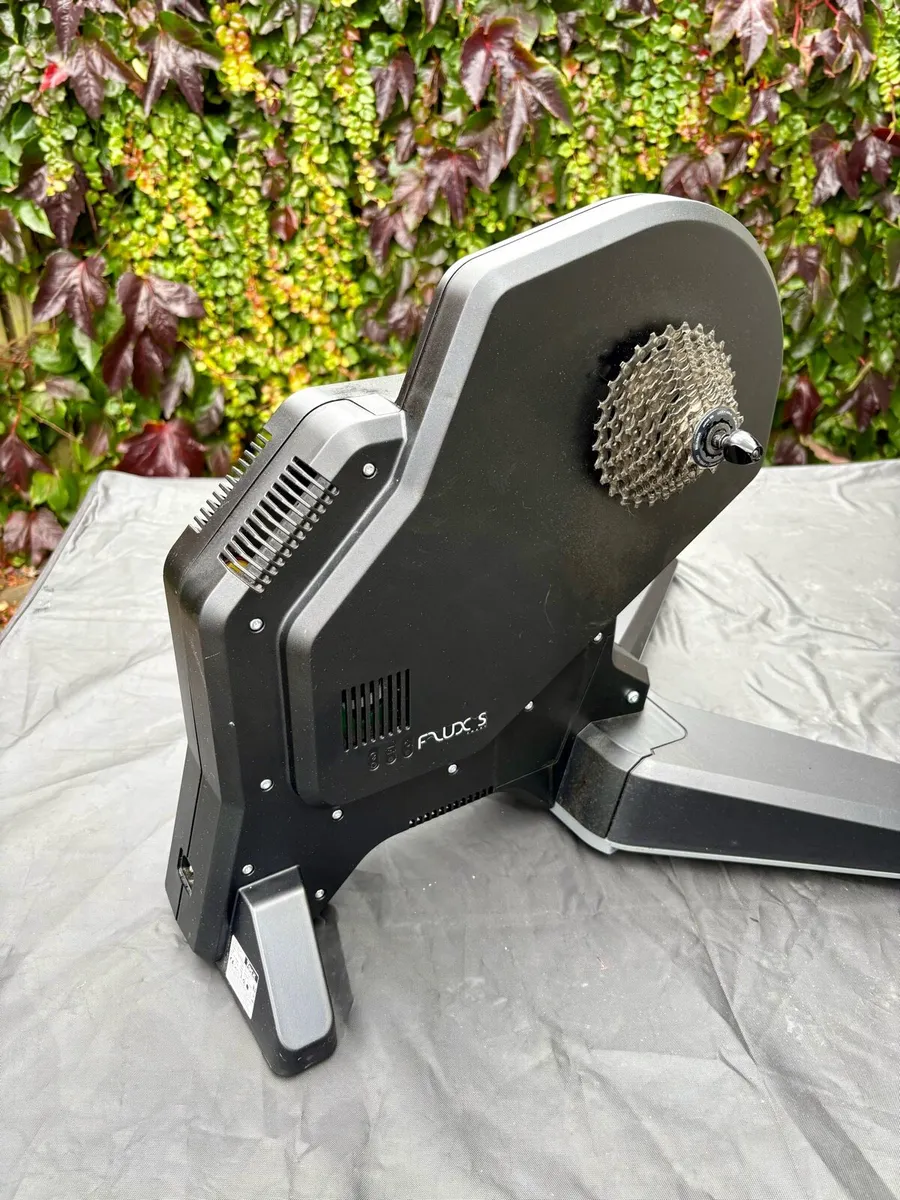 Tacx Flux S Smart Trainer - cassette included - Image 3