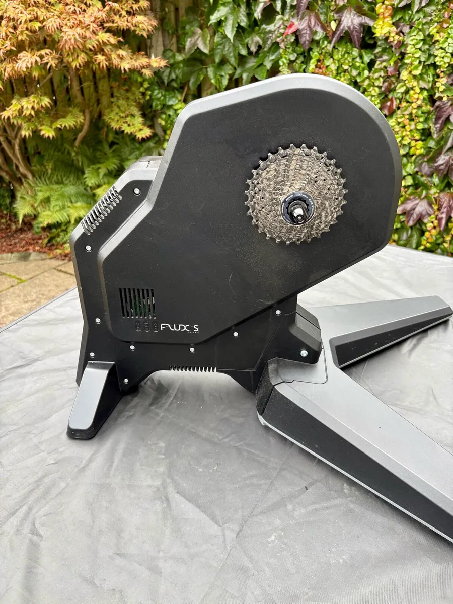 Tacx Flux S Smart Trainer - cassette included - Image 2