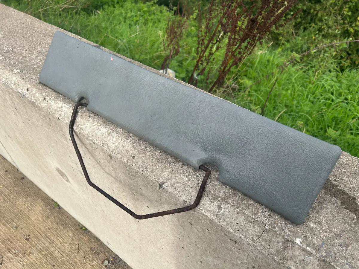 MF 300 Series Sun Visor - Image 3