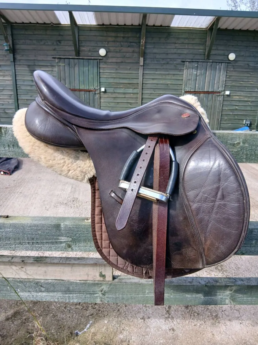 Kent and Masters saddle - Image 1