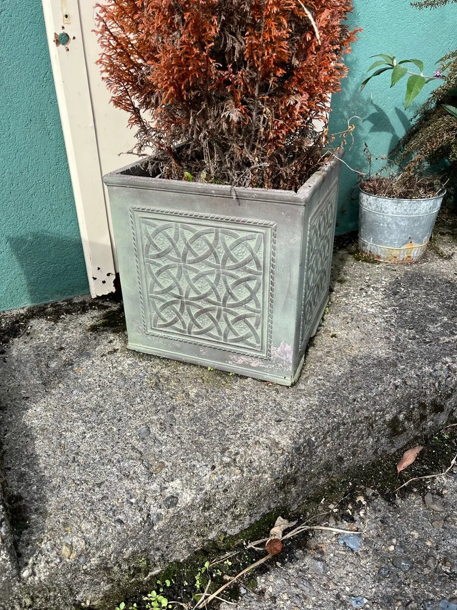 Plant pots gardening - Image 1