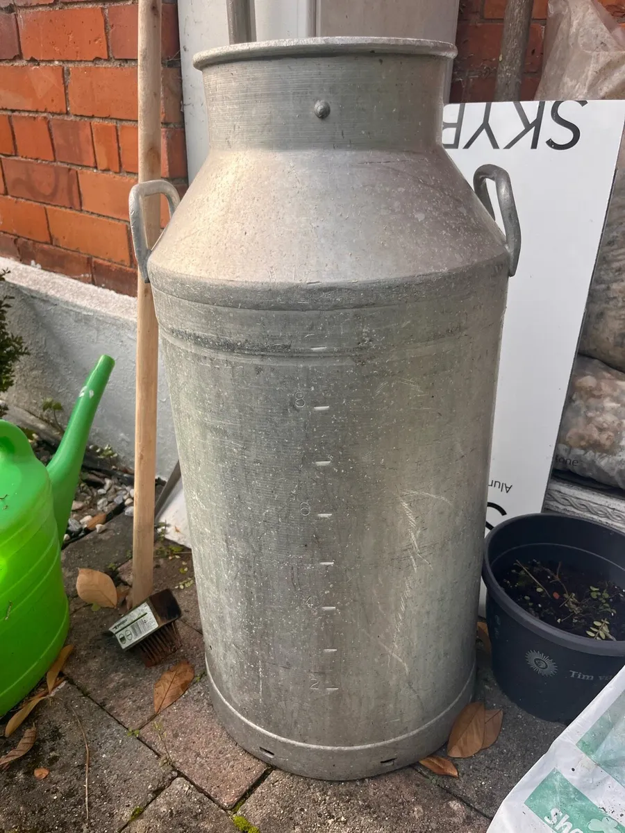 Aluminium 10 gallon milk churn - Image 1