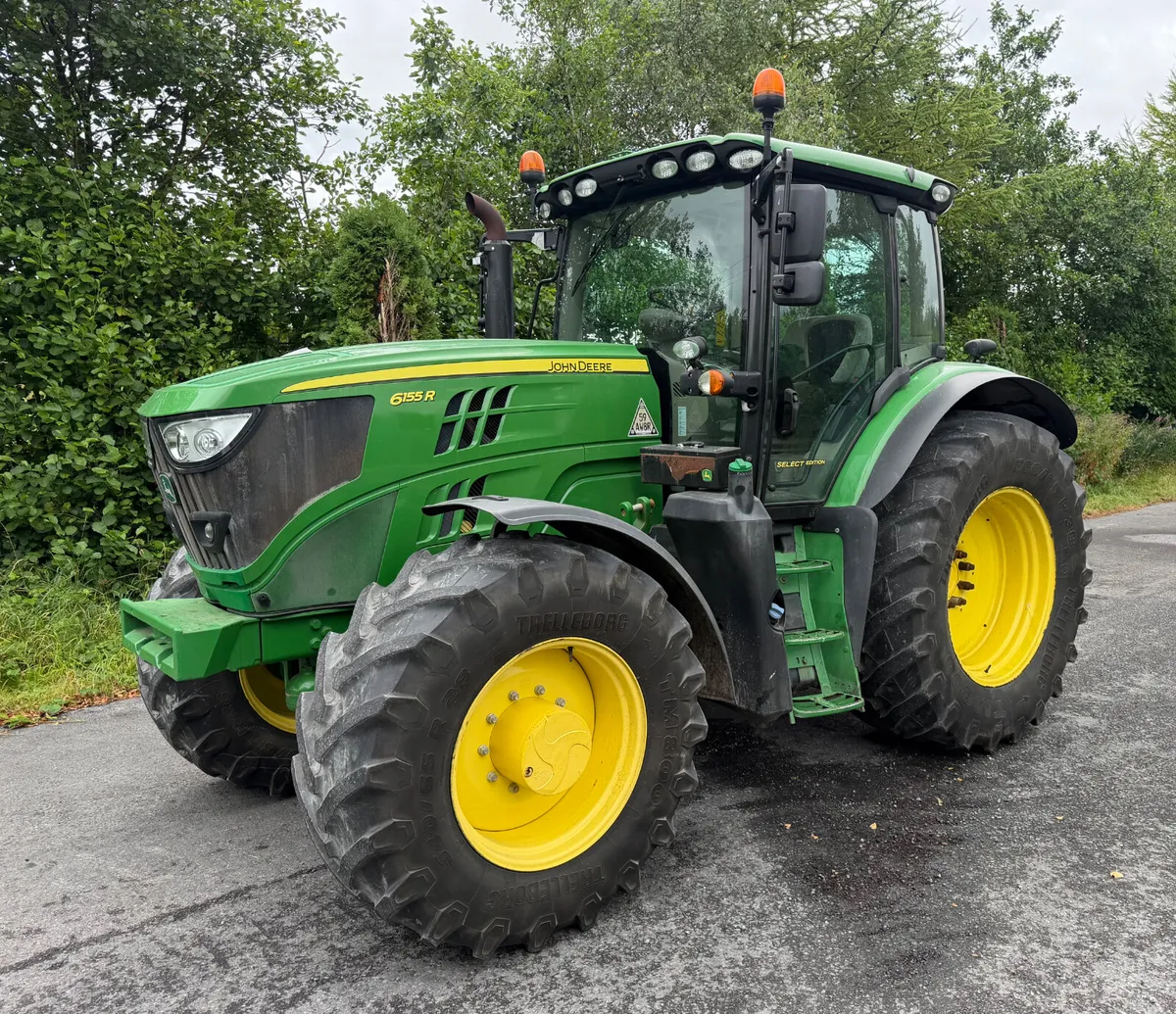 202 JOHN DEERE 6155R **50KM/HR AUTOQUAD** - Image 2