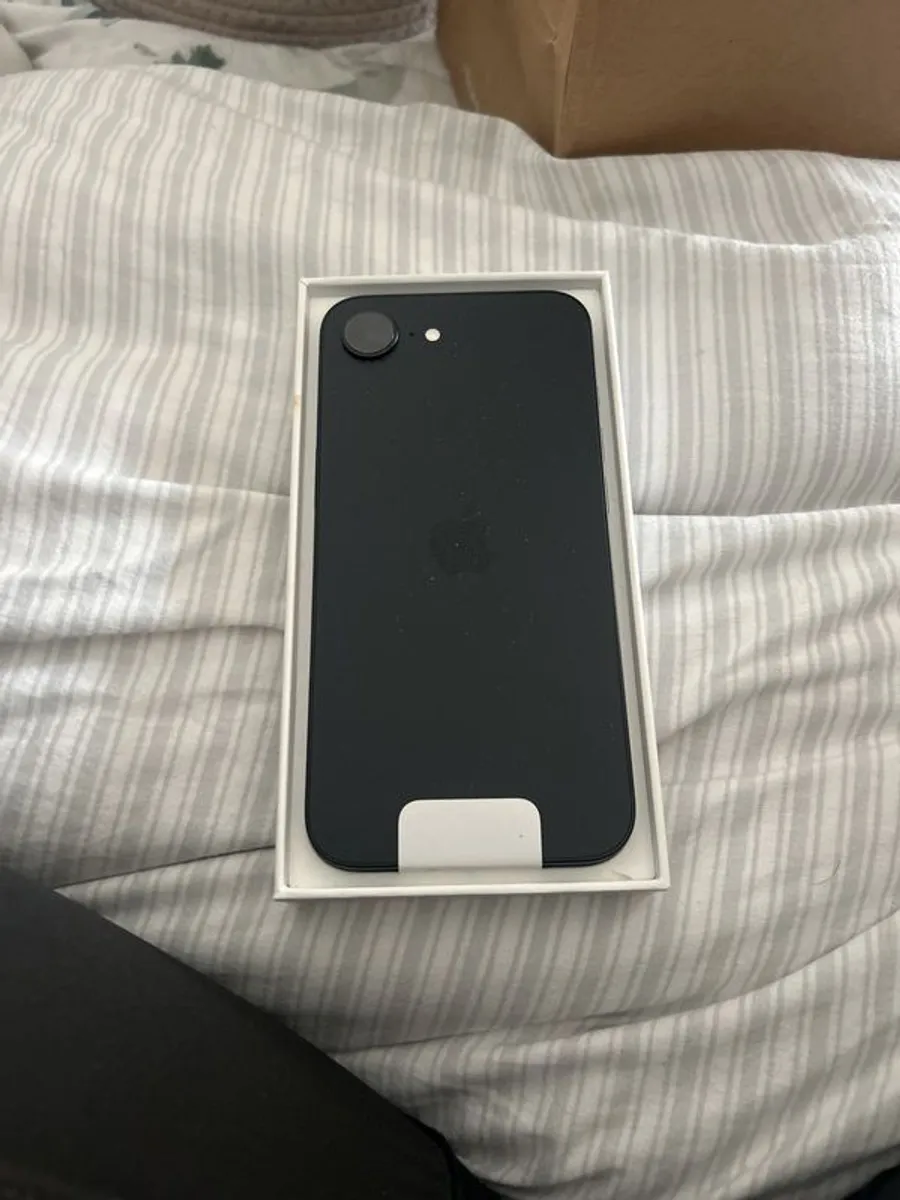 iPhone - Image 2