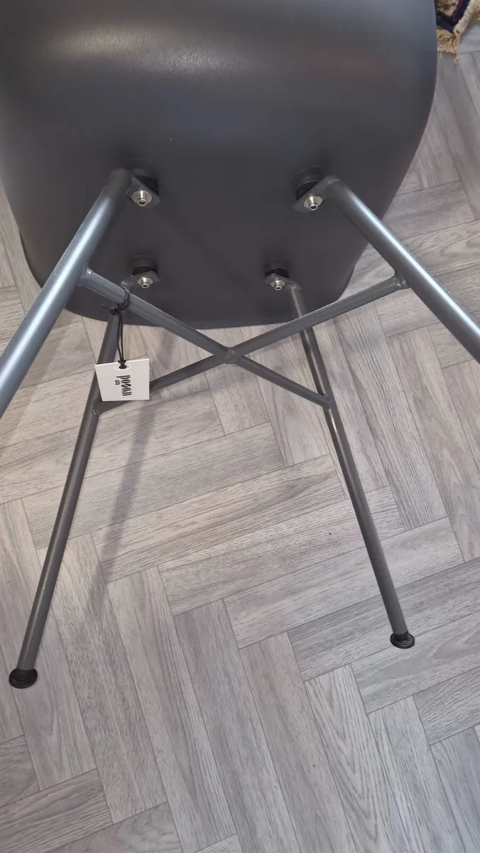 Chairs - Image 4