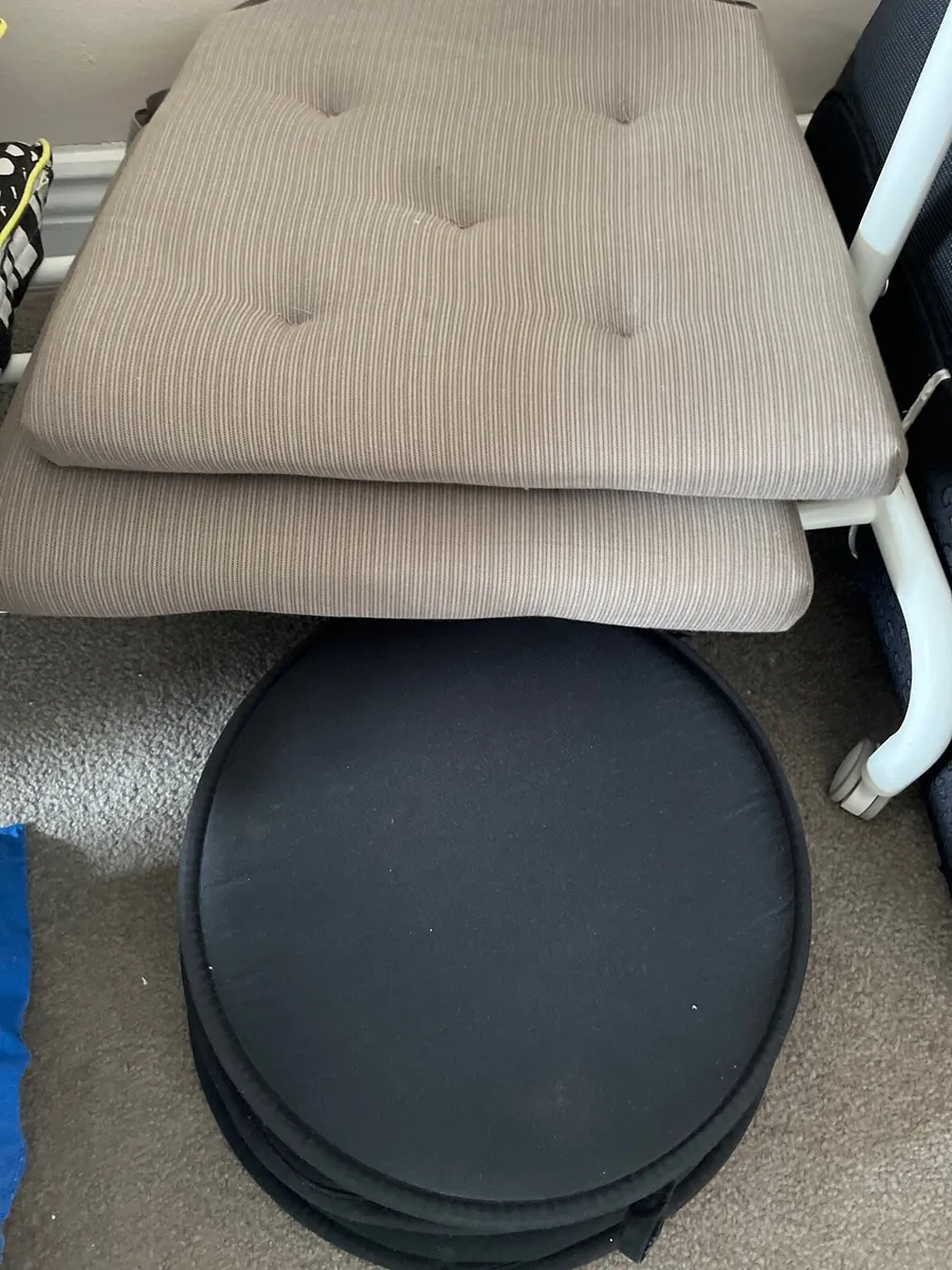Cushions - Image 2