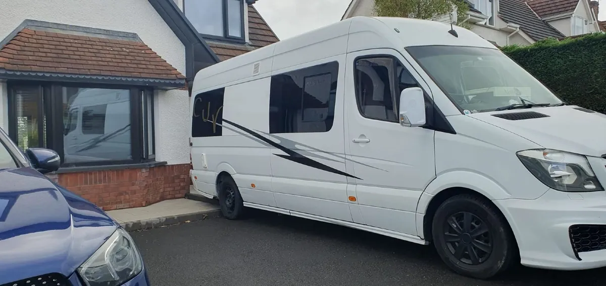 Mercedes motorhome at perfect build - Image 3