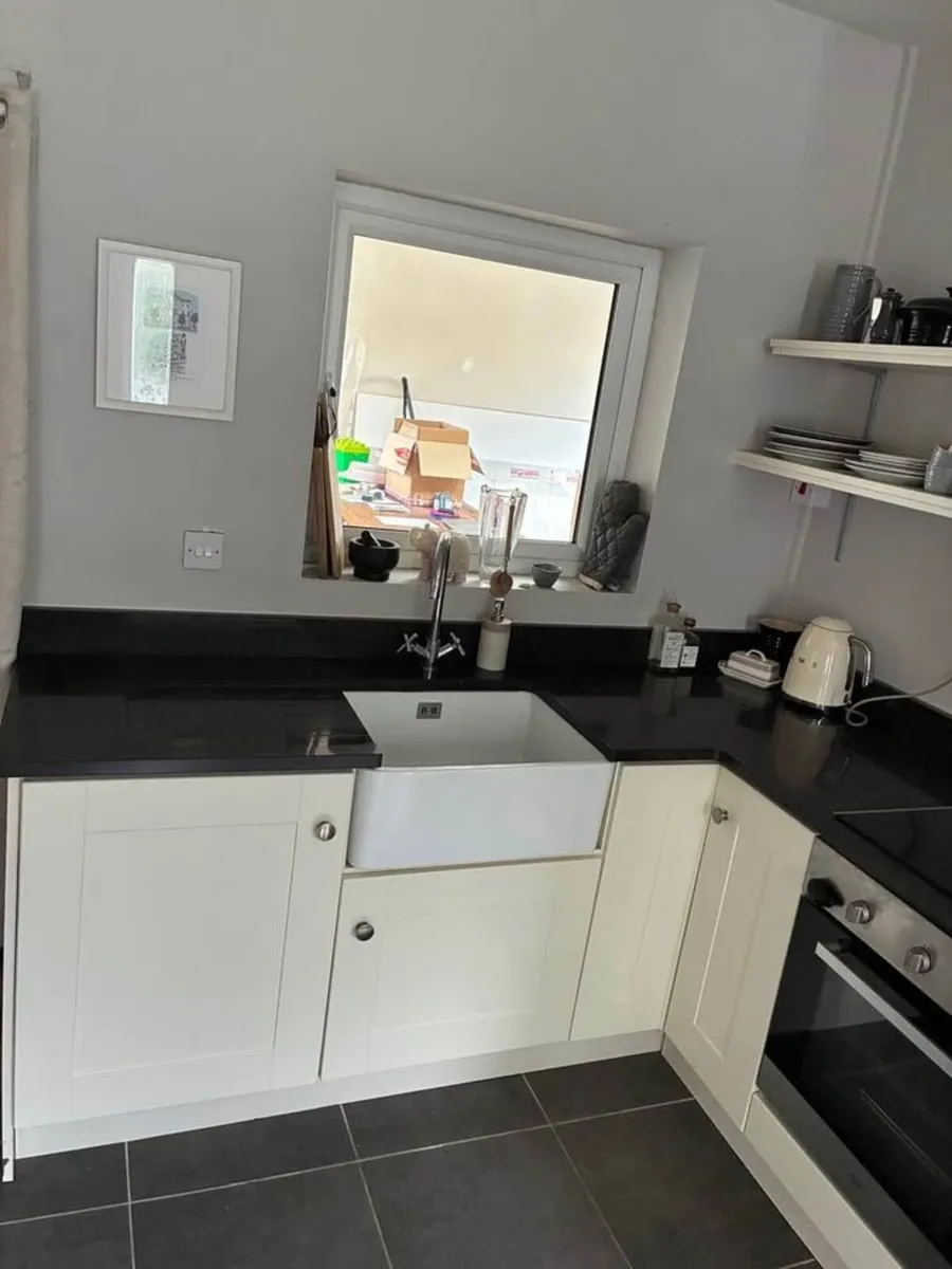 L shape kitchen - Image 3