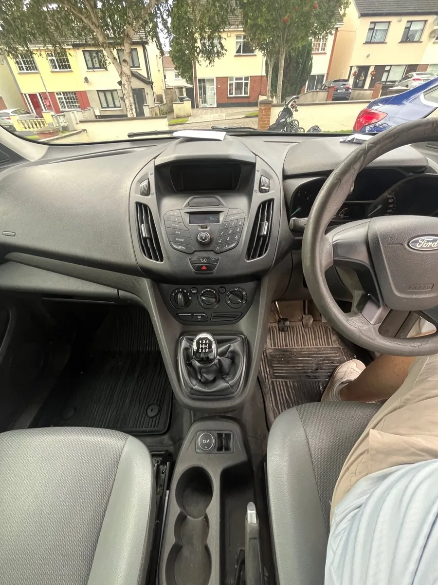 Van - Image 4